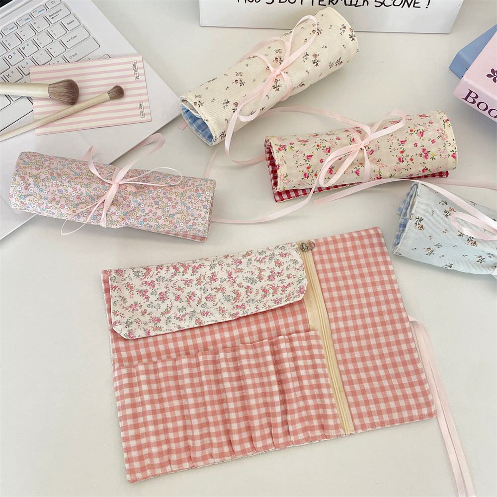 Cottagecore Floral Makeup Brus - огляд і ціна Beauty Bag Makeup