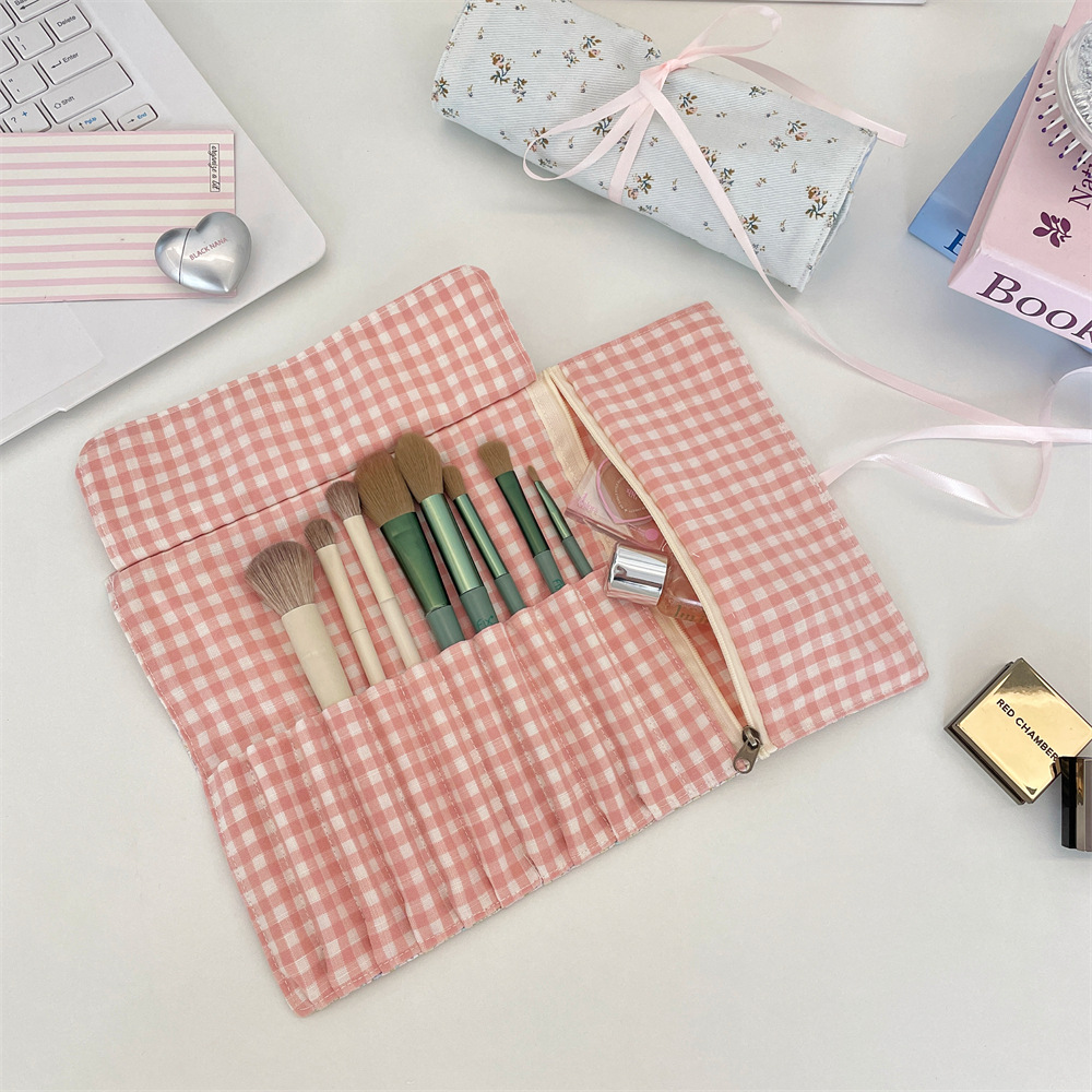 Cottagecore Floral Makeup Brus - огляд і ціна Beauty Bag Makeup