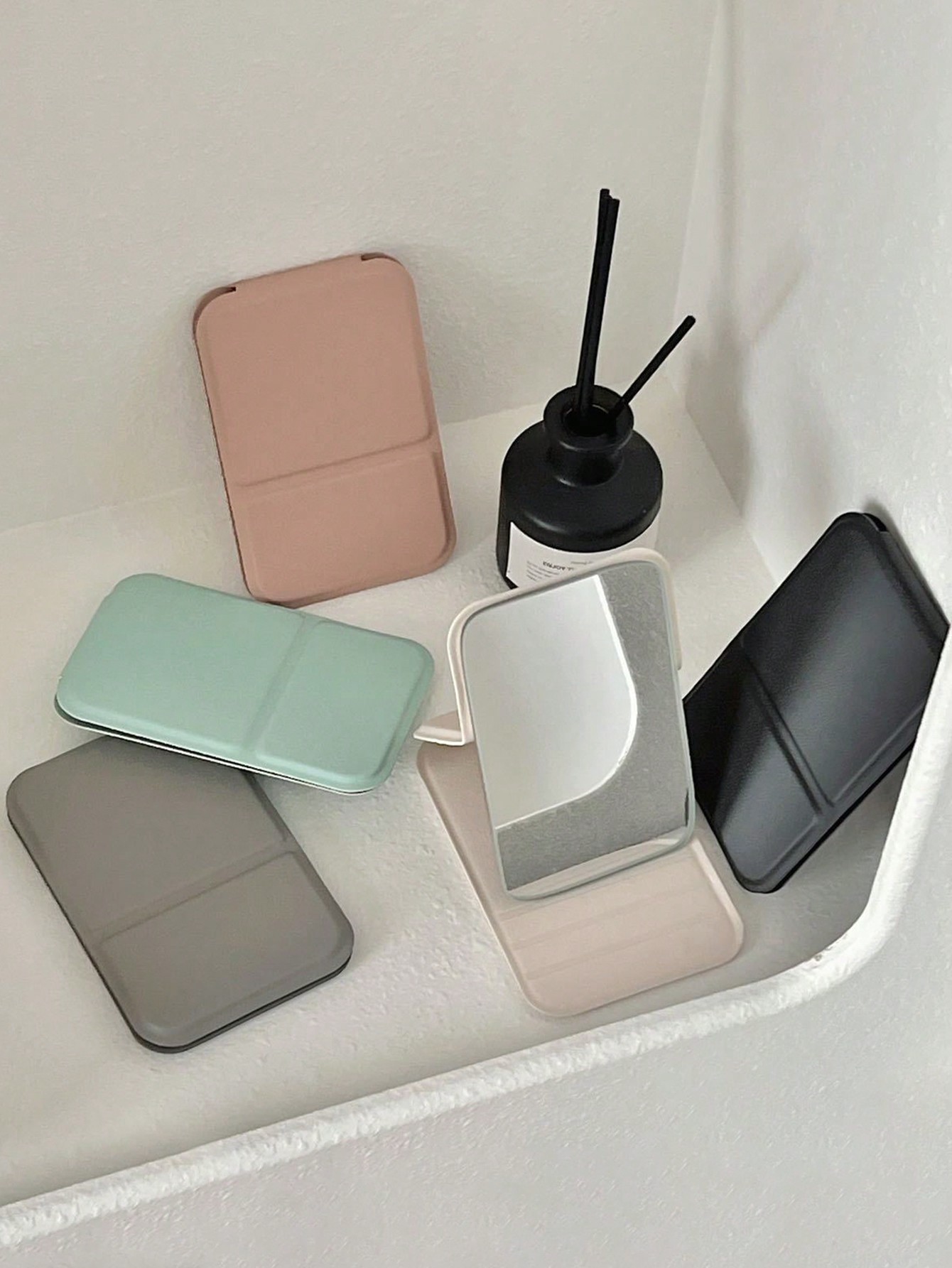 Portable Folding Mini Makeup M - огляд і ціна Beauty & Makeup Katia Di Paola